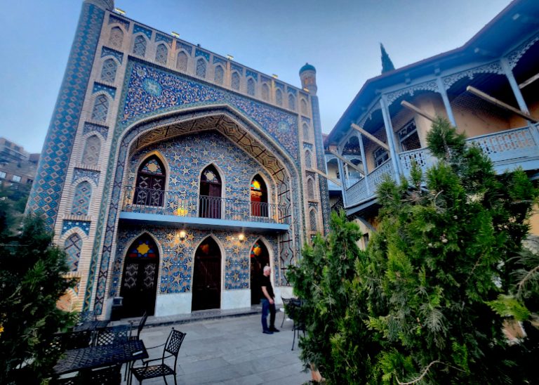 Im Land der Kreuze – ჯვრების ქვეყანაში